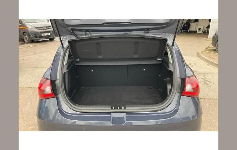 Used Hyundai i20 Premium 99 HP (72 kW) 2023 Grey Hatchback