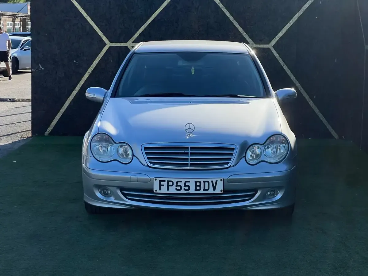 Used Mercedes C220 Classic 2005 Silver Sedan