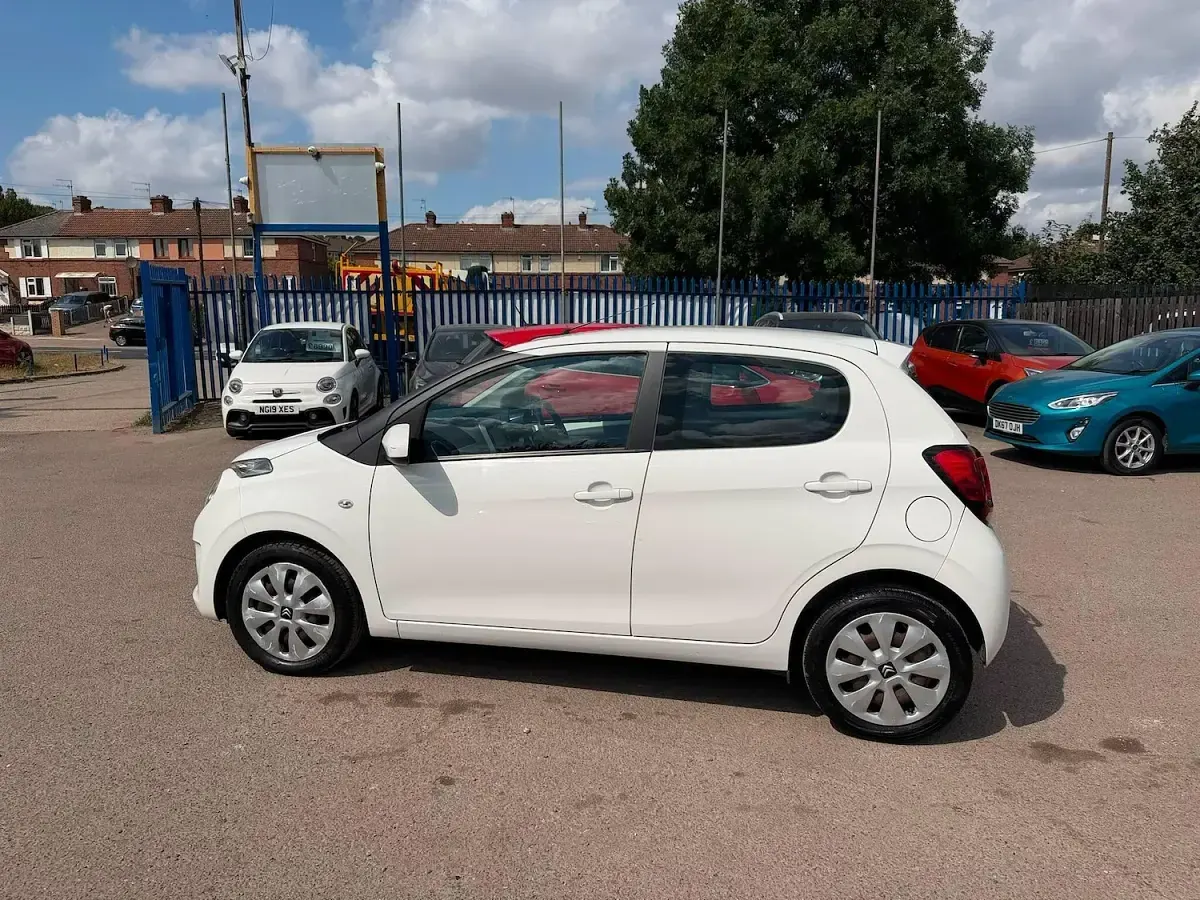Used Citroën C1 Feel 82 HP (60 kW) 2015 White Hatchback