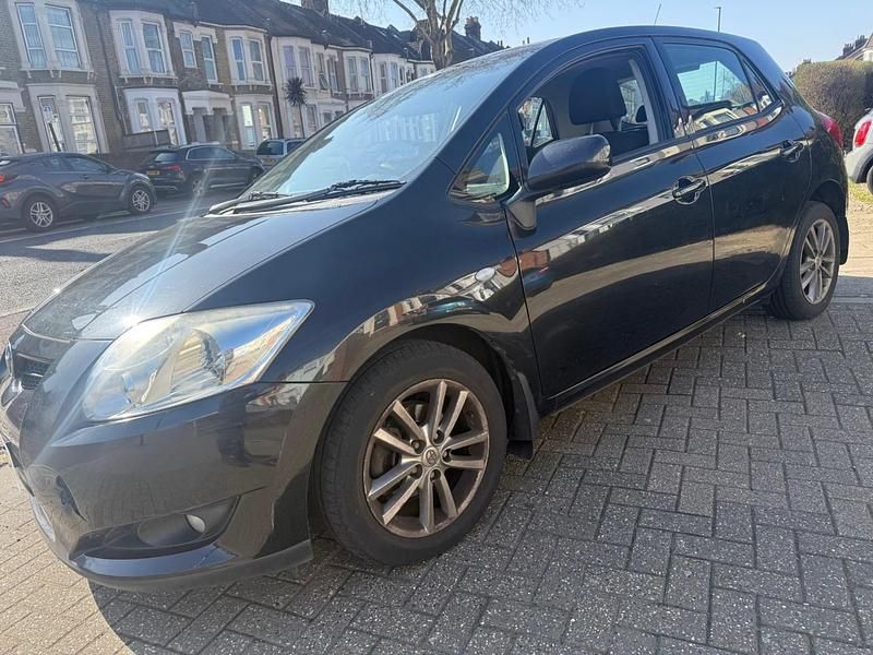 Used Toyota Auris 124 HP (91 kW) 2009 Black Hatchback