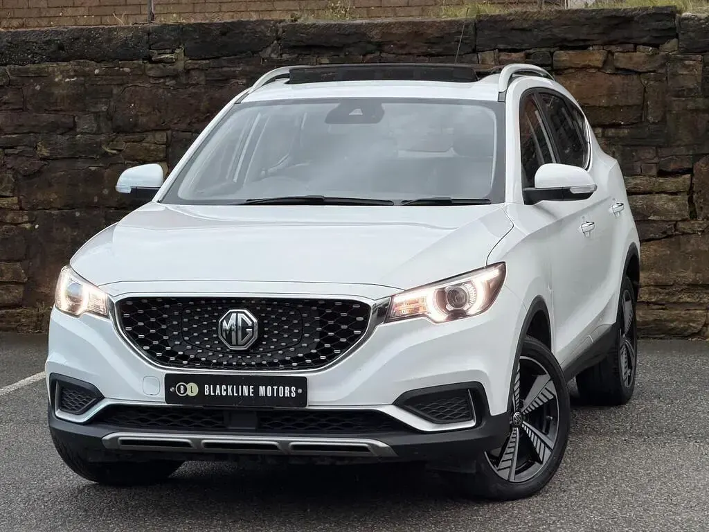 Used MG ZS Exclusive 105 kW (143 HP) 2021 White Hatchback