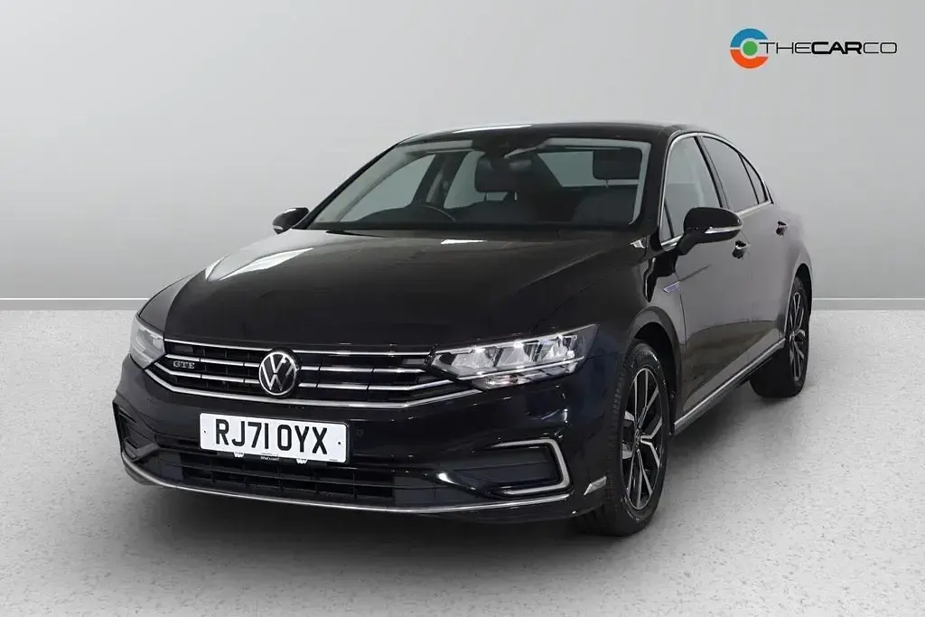 Begagnad VW Passat GTE 218 HK (160 kW) 2021 Svart Sedan