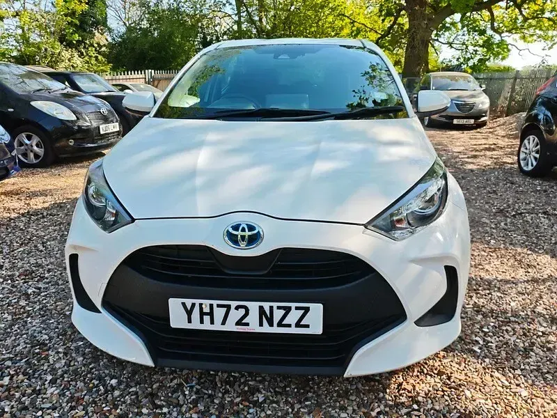 Used Toyota Yaris Hybrid 2022 White Hatchback