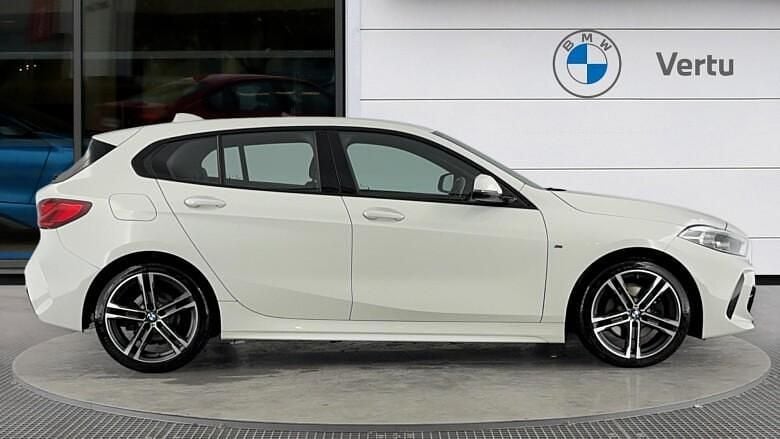 Used BMW 118 M Sport 140 HP (102 kW) 2022 White Hatchback