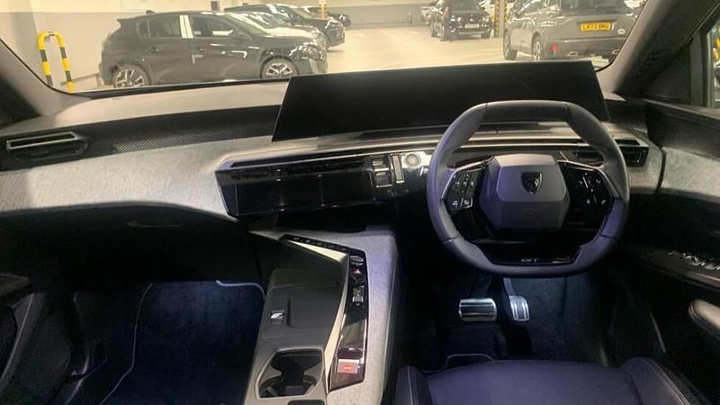 Used Peugeot e-3008 GT 152 kW (207 HP) 2025 Grey SUV