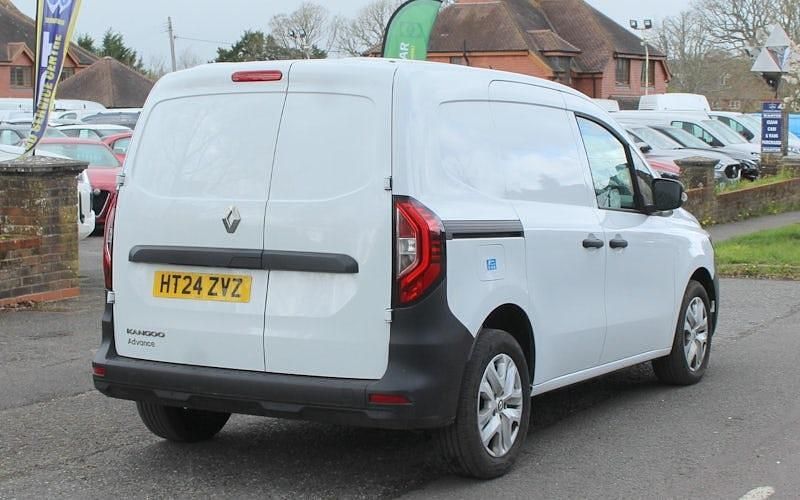 Used Renault Kangoo 95 HP (69 kW) 2023 White MPV