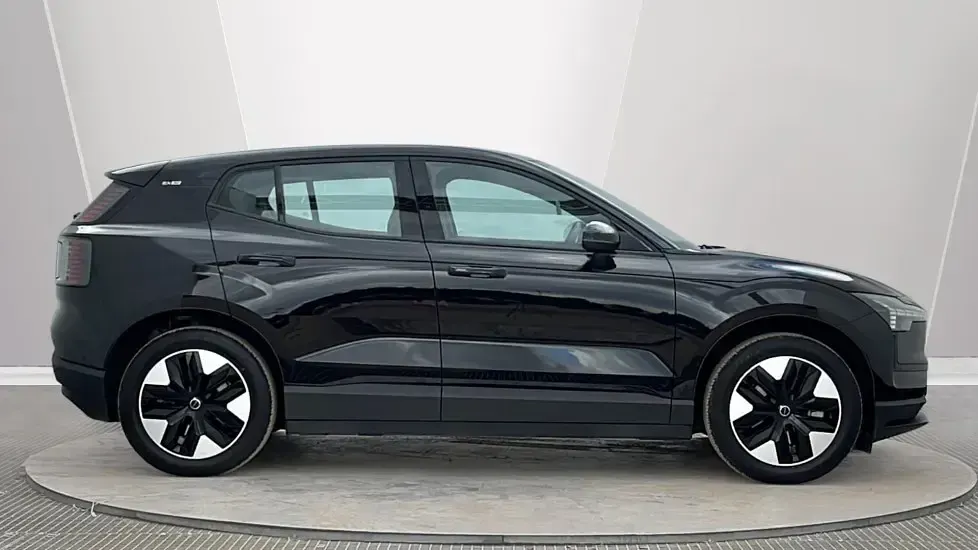 Used Volvo EX30 Core 200 kW (272 HP) 2025 Black SUV