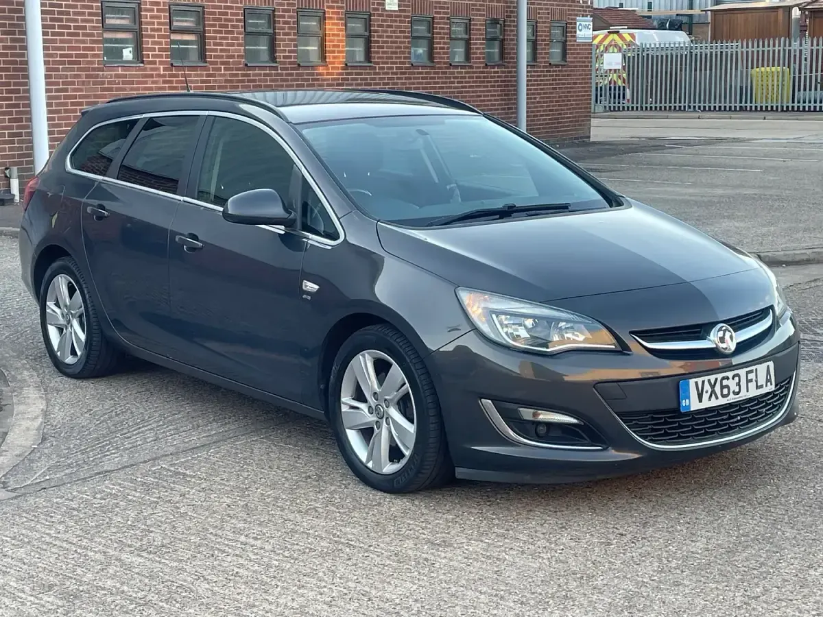 Used Vauxhall Astra SRi 2014 Grey Estate