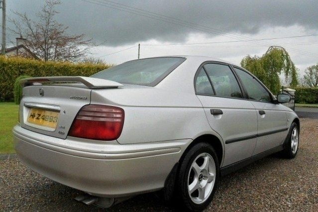 Używany Honda Accord 2000 Sedan/Limuzyna