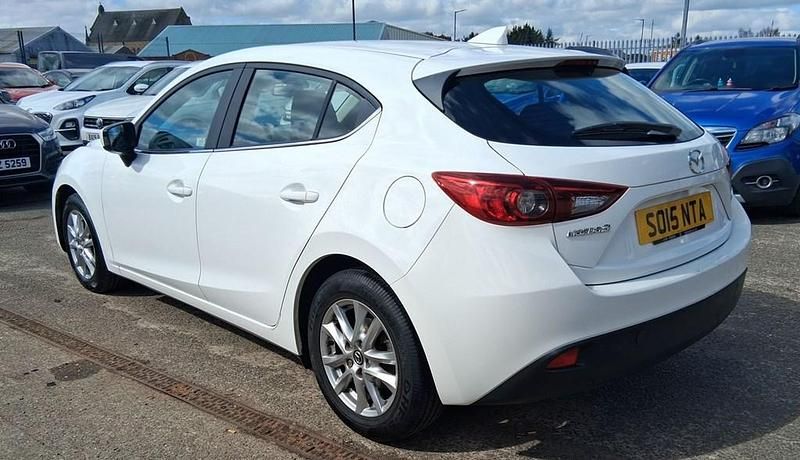 Usado Mazda 3 100 HP (73 kW) 2015 Branco Citadino