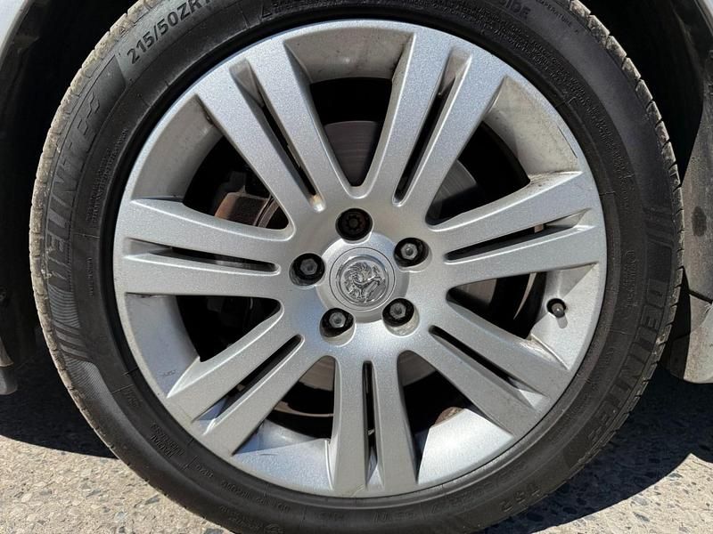 Used Vauxhall Vectra Elite 184 HP (135 kW) 2007 Silver Hatchback
