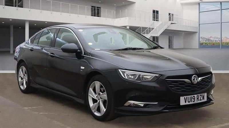 Black Used 2019 Vauxhall Insignia SRi Hatchback | £4,995 (Good price) - Image 1/4