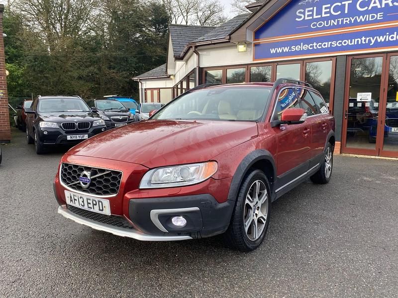 Used Volvo XC70 SE Lux 215 HP (158 kW) 2013 Red Estate