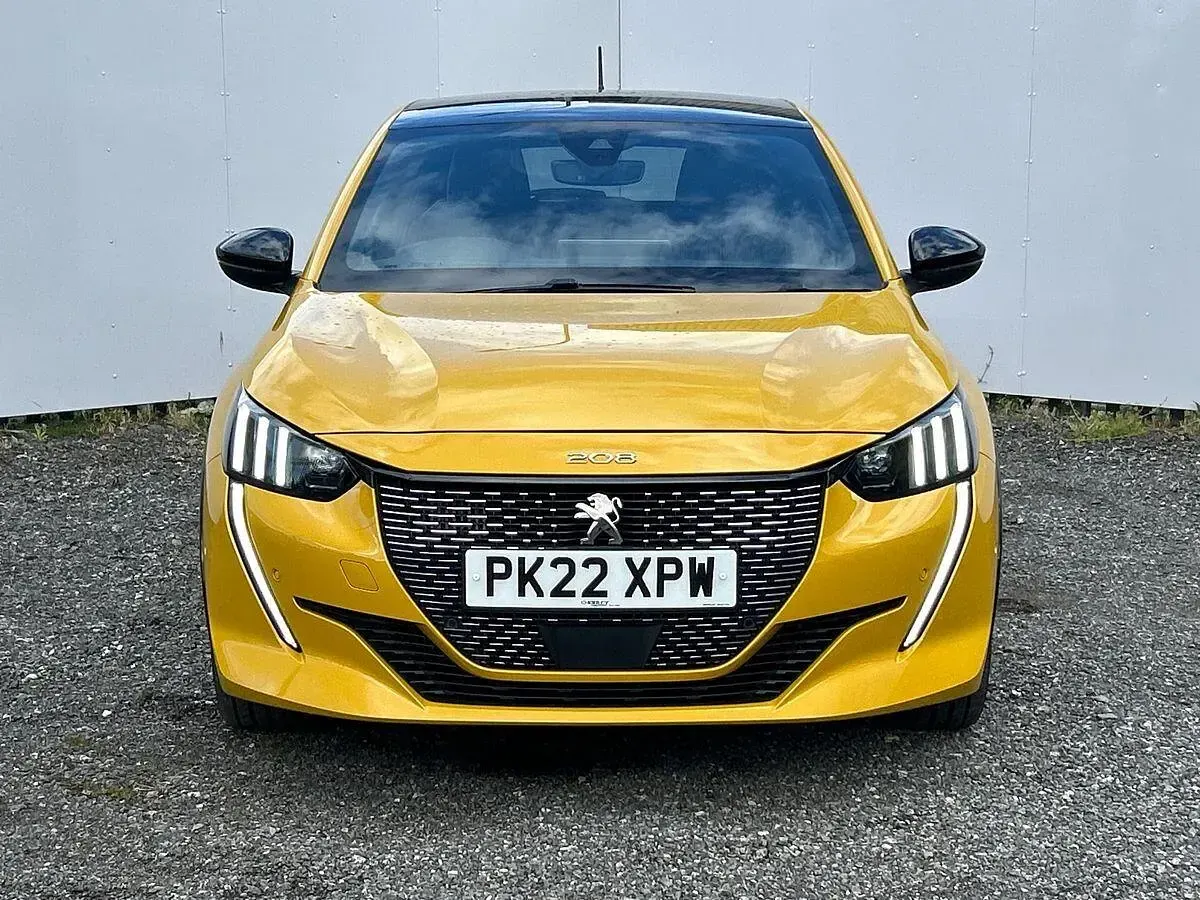 Usado Peugeot 208 GT 100 HP (73 kW) 2022 Amarelo Citadino