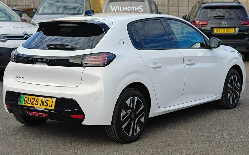 New Peugeot e-208 Allure 100 kW (136 HP) 2026 Hatchback