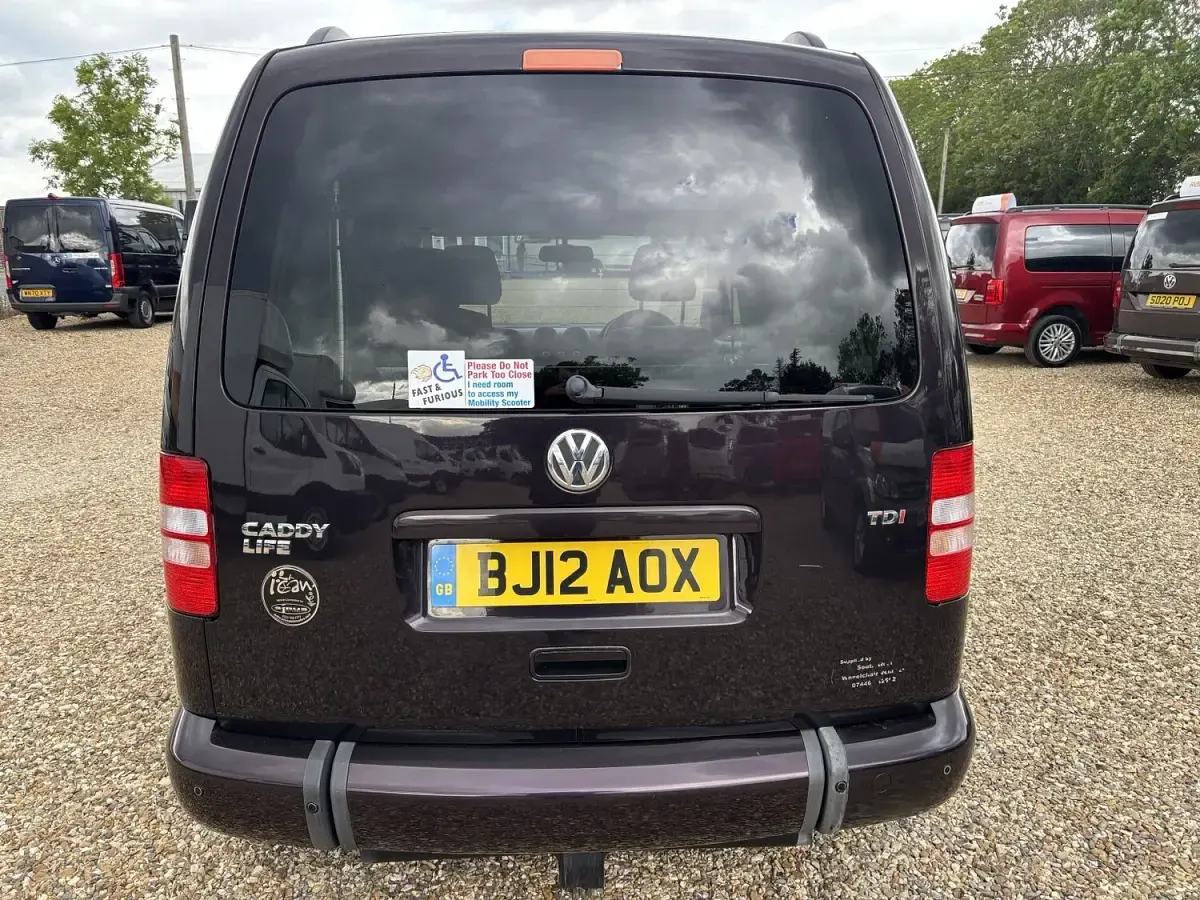 Used VW Caddy Life 102 HP (75 kW) 2012 Mauve/purple MPV