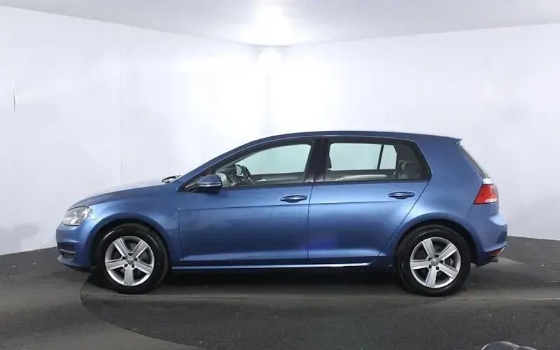 Used VW Golf VII Match 122 HP (89 kW) 2015 Blue Hatchback