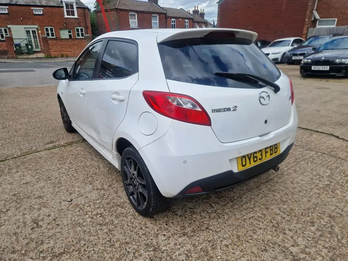 Used Mazda 2 Edition 2013 White Hatchback