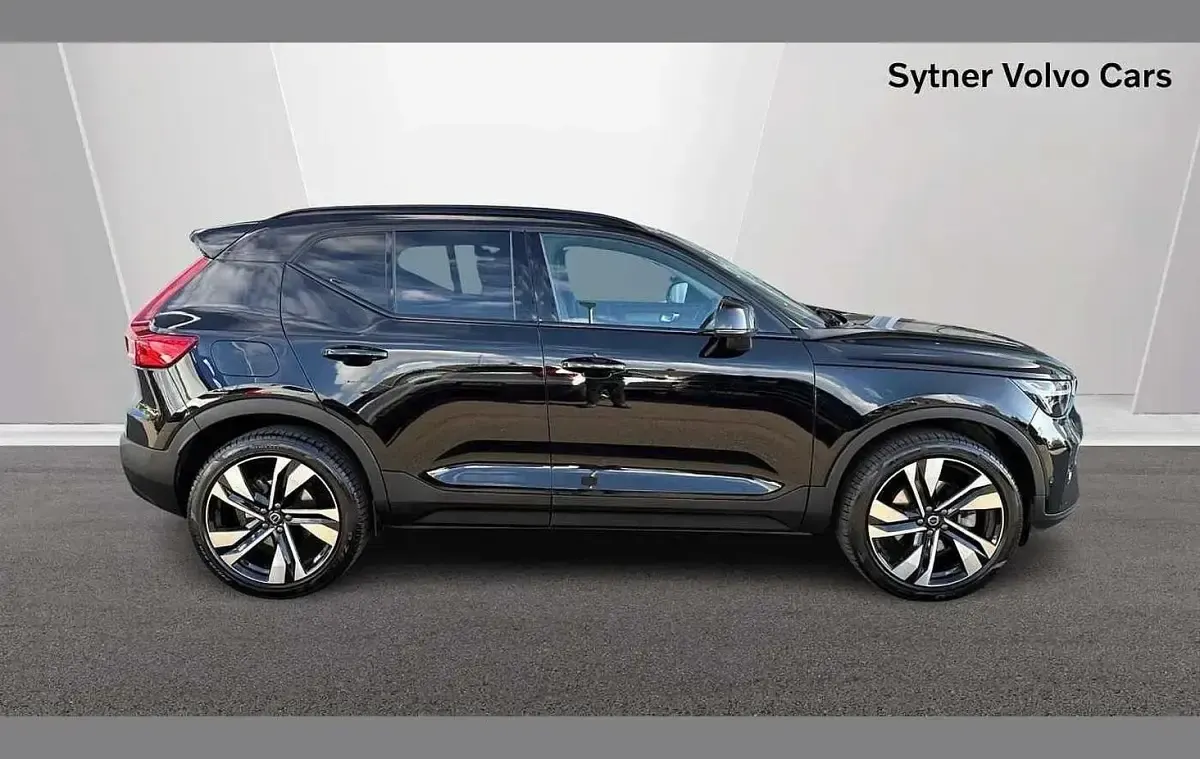 Used Volvo XC40 Ultra 161 HP (118 kW) 2025 Black SUV