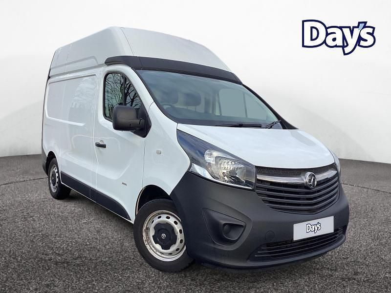 White Used 2018 Vauxhall Vivaro S MPV | £10,890 (Good price) - Image 1/4