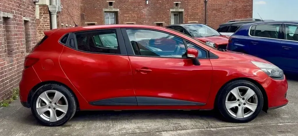 Usado Renault Clio IV Expression+ 90 HP (66 kW) 2014 Vermelho Citadino