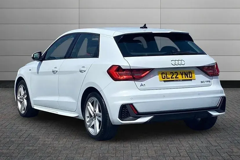 Used Audi A1 Sportback S-Line 108 HP (79 kW) 2022 Glacier white Hatchback