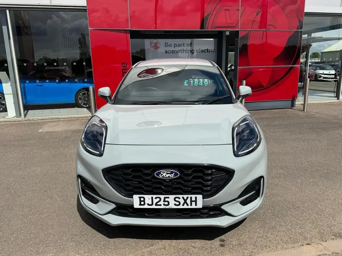 Usado Ford Puma ST-Line 125 HP (91 kW) 2025 Cinzento SUV