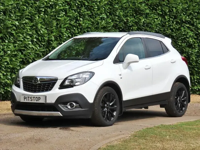 Used Vauxhall Mokka 140 HP (102 kW) 2015 White SUV
