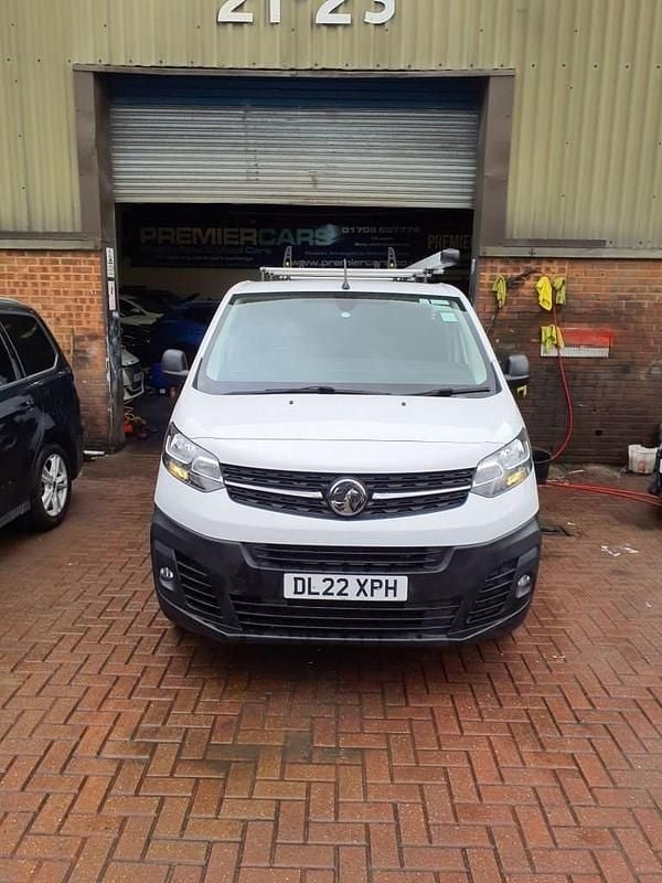 Used Vauxhall Vivaro S 2022 White MPV