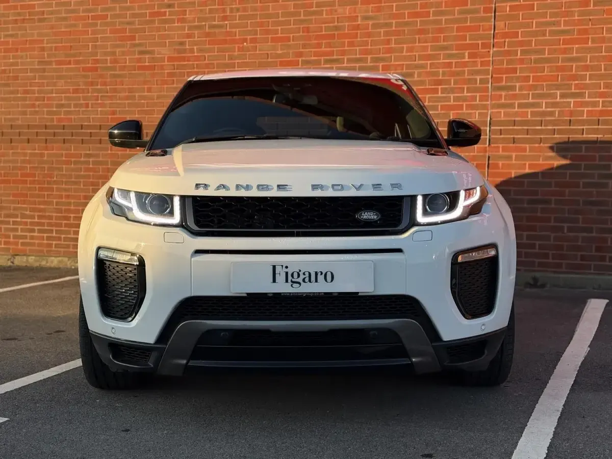 Used Land Rover Range Rover evoque HSE Dynamic 2017 White Estate