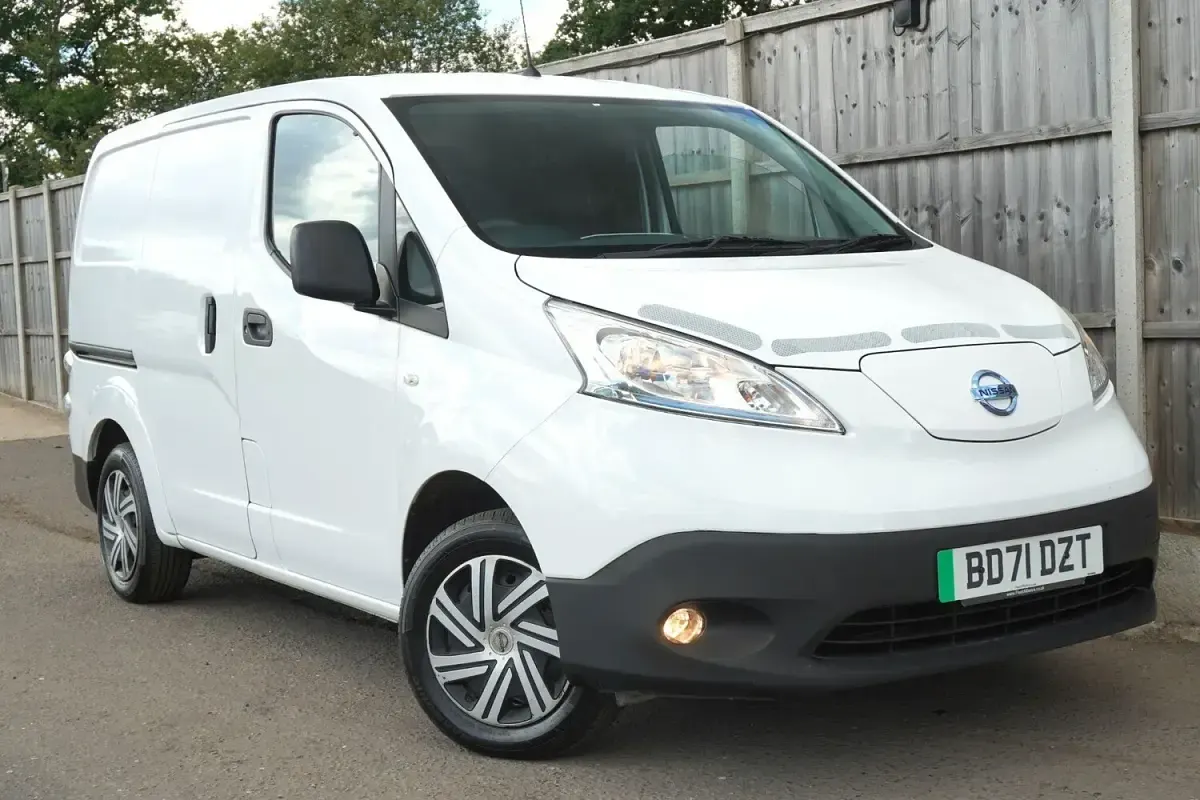 Used Nissan e-NV200 Acenta 80 kW (109 HP) 2021 White MPV