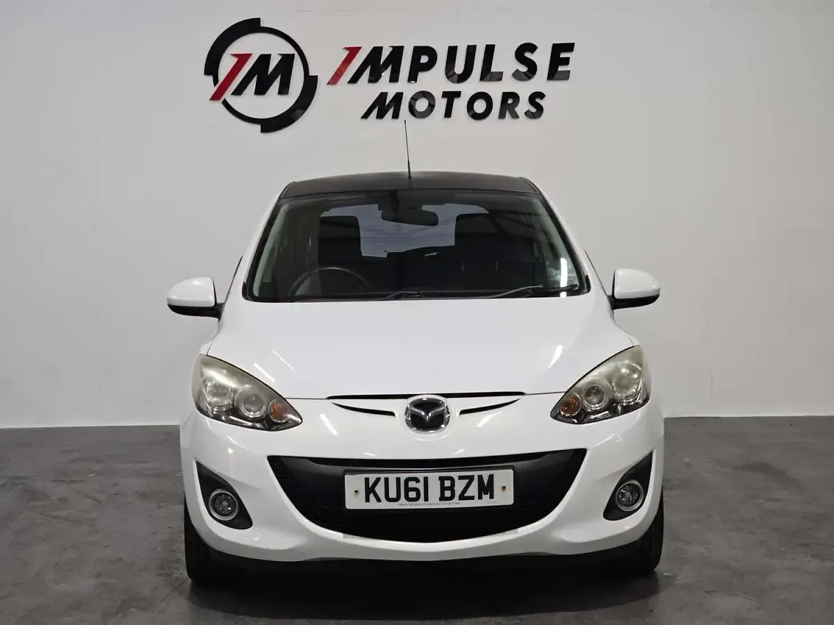 Used Mazda 2 84 HP (61 kW) 2011 White Hatchback
