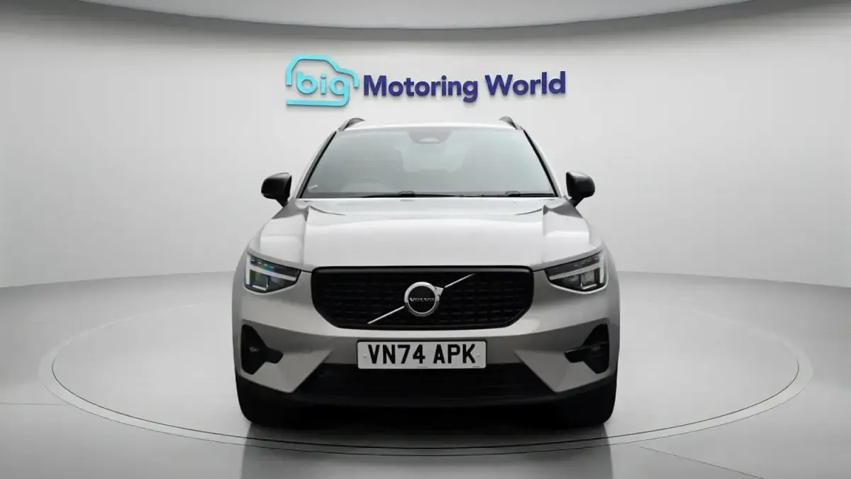 Used Volvo XC40 Plus 163 HP (119 kW) 2025 Silver SUV