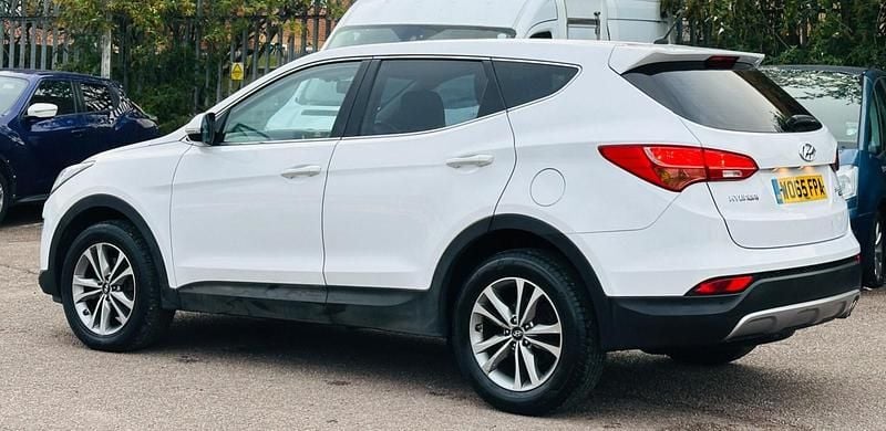 Used Hyundai Santa Fe SE 194 HP (142 kW) 2016 White SUV
