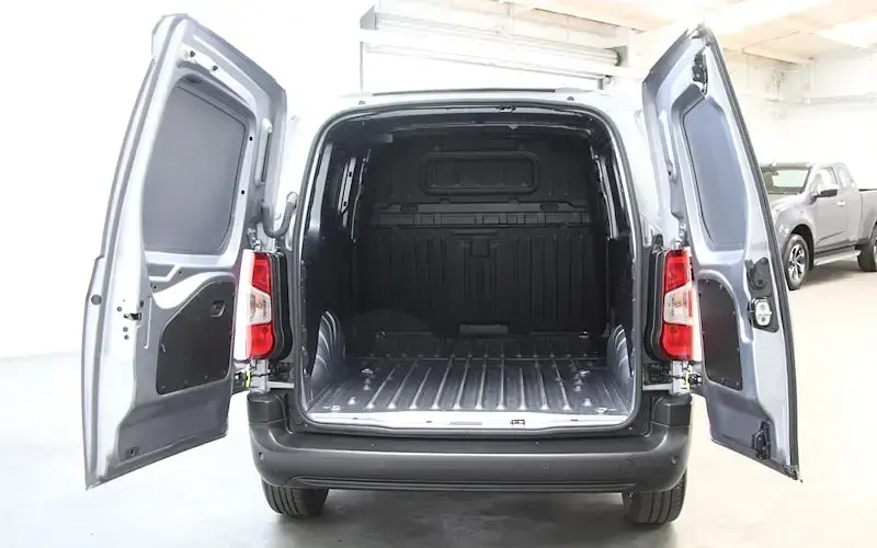 Used Peugeot Partner 131 HP (96 kW) 2025 MPV