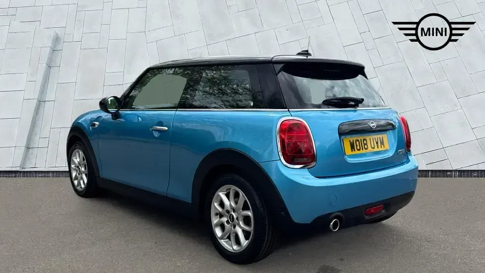 Used Mini Cooper Hatch 134 HP (98 kW) 2018 Blue Hatchback