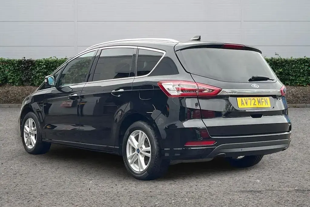 Used Ford S-MAX Titanium 190 HP (139 kW) 2022 MPV