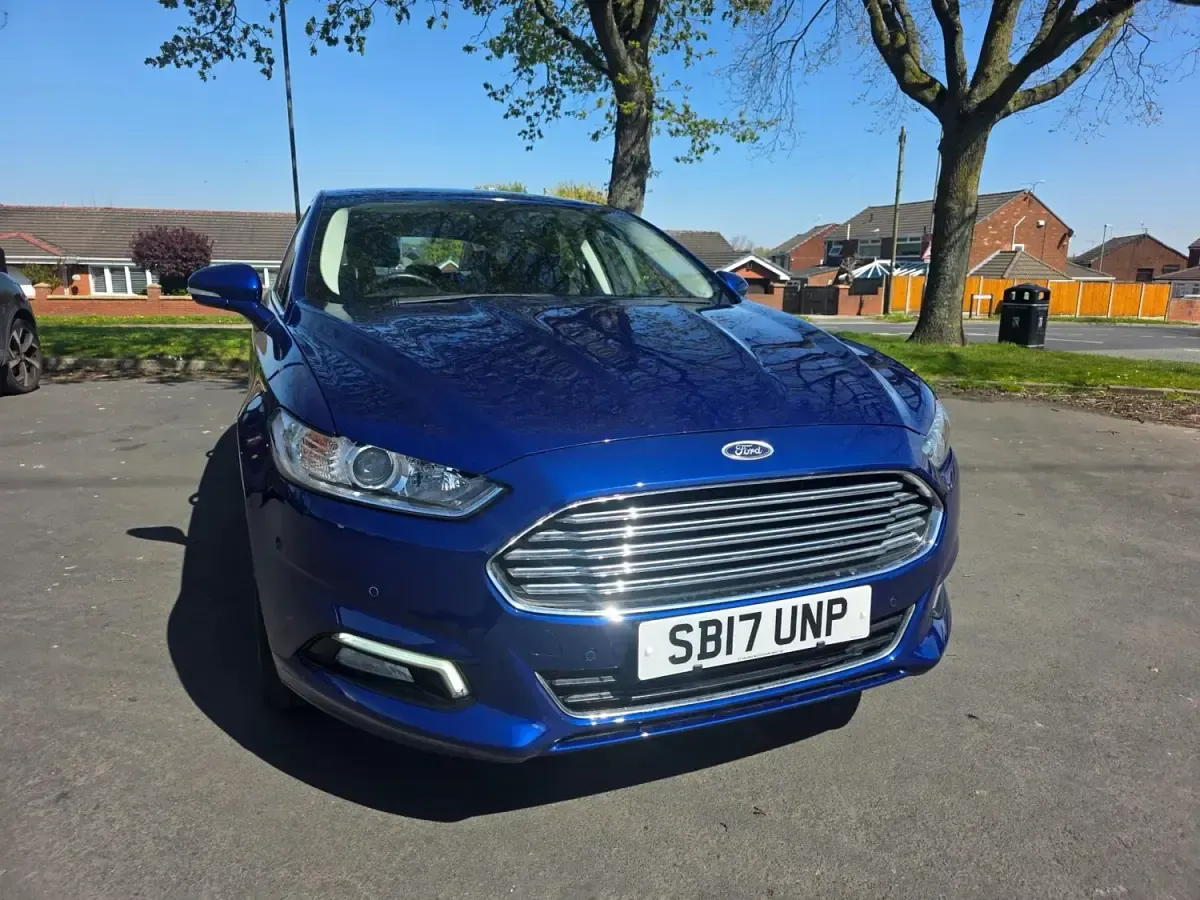 Begagnad Ford Mondeo Titanium 2017 Blå Halvkombi