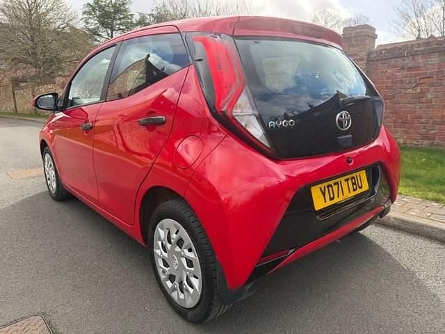 Used Toyota Aygo X-play 71 HP (52 kW) 2021 Hatchback