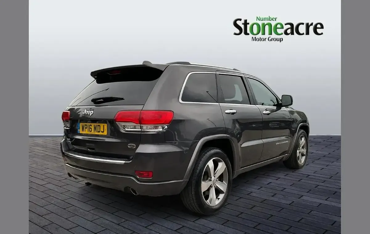 Usado Jeep Grand Cherokee Overland 247 HP (181 kW) 2016 Cinzento SUV