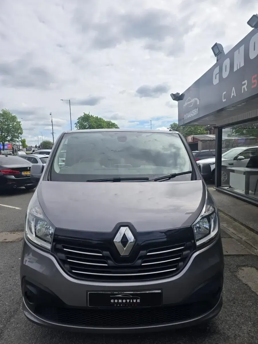 Usado Renault Trafic 2019 Cinzento Monovolume