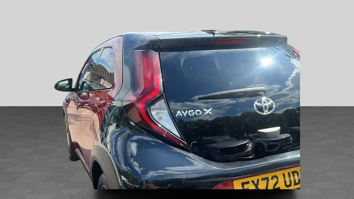 Used Toyota Aygo 71 HP (52 kW) 2022 Red