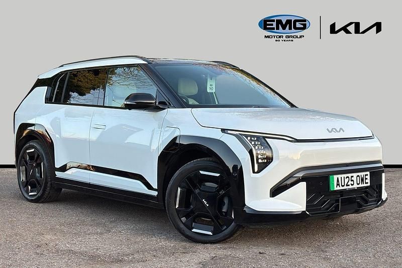 White Used 2025 Kia EV3 GT-Line S SUV | £33,499 (Fair price) - Image 1/3