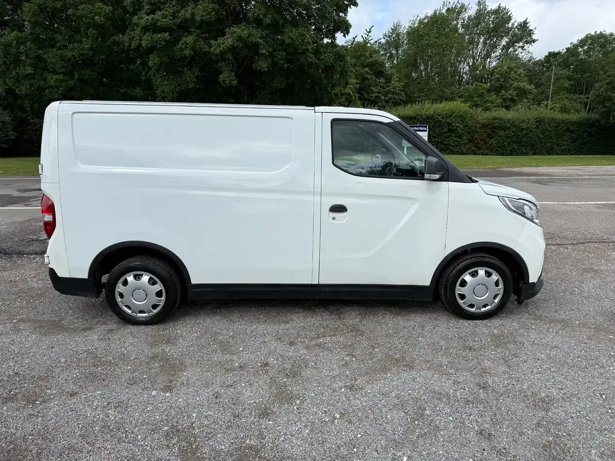 Used Maxus eDeliver 3 89 kW (122 HP) 2022 White Van