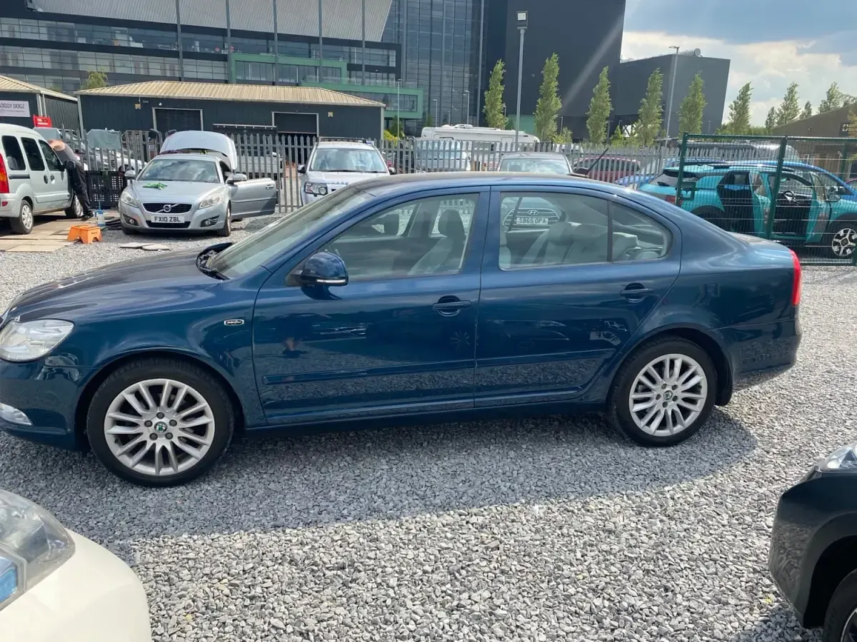 Usado Skoda Octavia 160 HP (117 kW) 2012 Azul Citadino