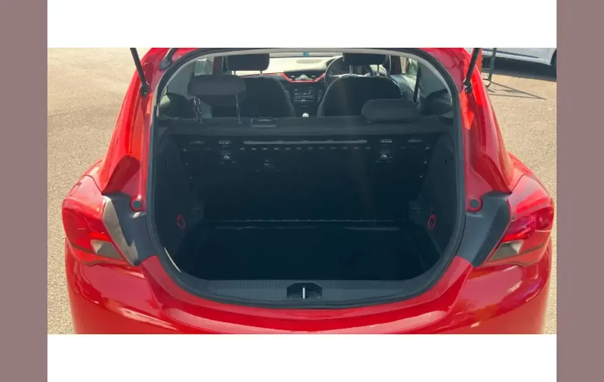 Used Vauxhall Corsa 73 HP (53 kW) 2019 Red Hatchback