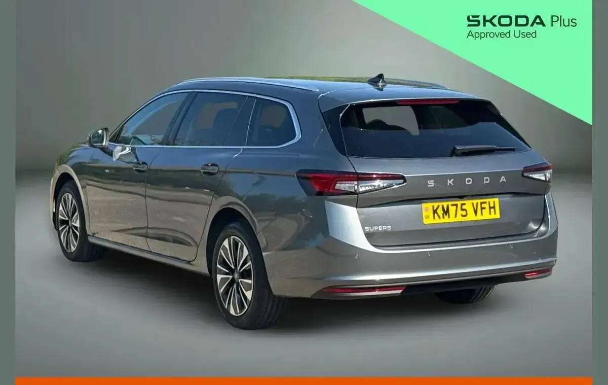 Used Skoda Superb SE Technology 150 HP (110 kW) 2025 Graphite grey metallic Estate