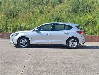 Used Ford Focus Zetec 120 HP (88 kW) 2020 Silver Hatchback