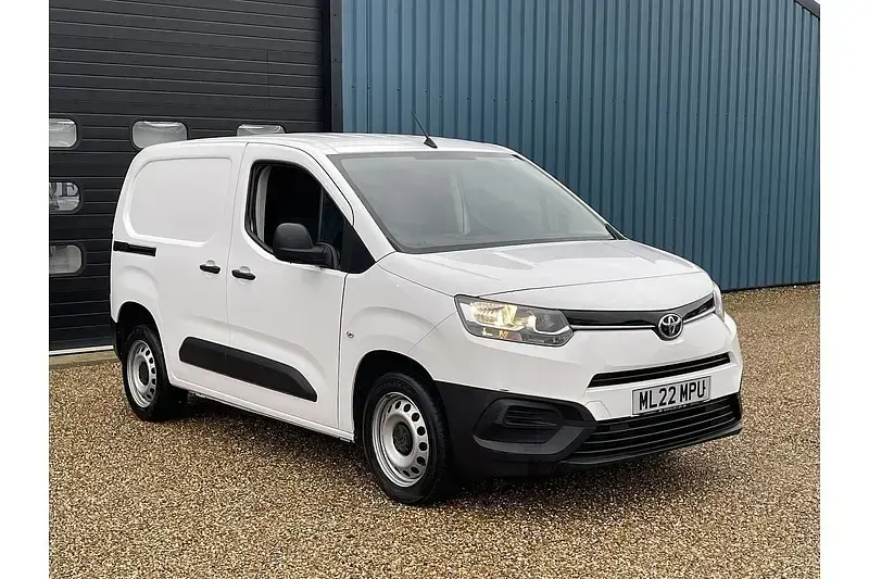 Used Toyota Proace Active 120 HP (88 kW) 2022 White MPV
