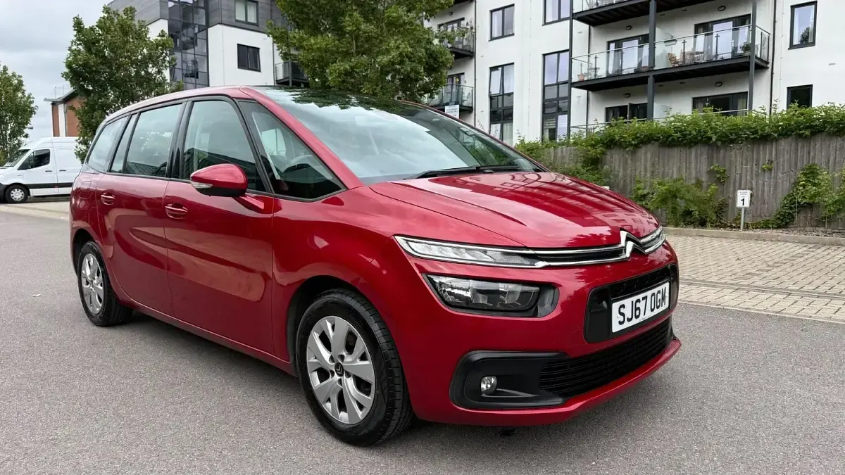 Used Citroën Grand C4 Picasso Touch 120 HP (88 kW) 2017 Red MPV